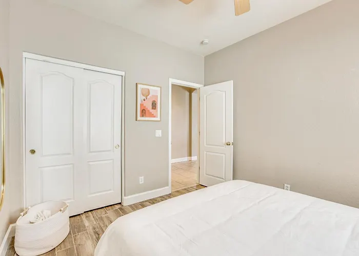 Holiday home Coldwater Golf Course Getaway In Avondale!