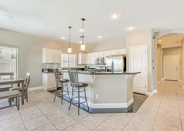 Coldwater Golf Course Getaway In Avondale! Holiday home