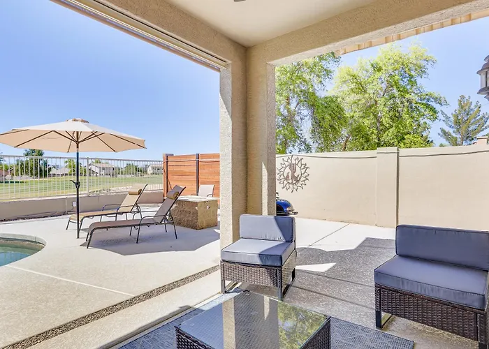 Coldwater Golf Course Getaway In Avondale! Holiday home